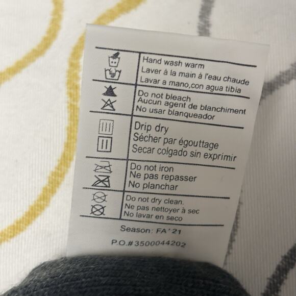 NWOT Carhartt Men’s Women’s Gray Beanie Hat Cap Harley Davidson HD Card Visa - Picture 5 of 5